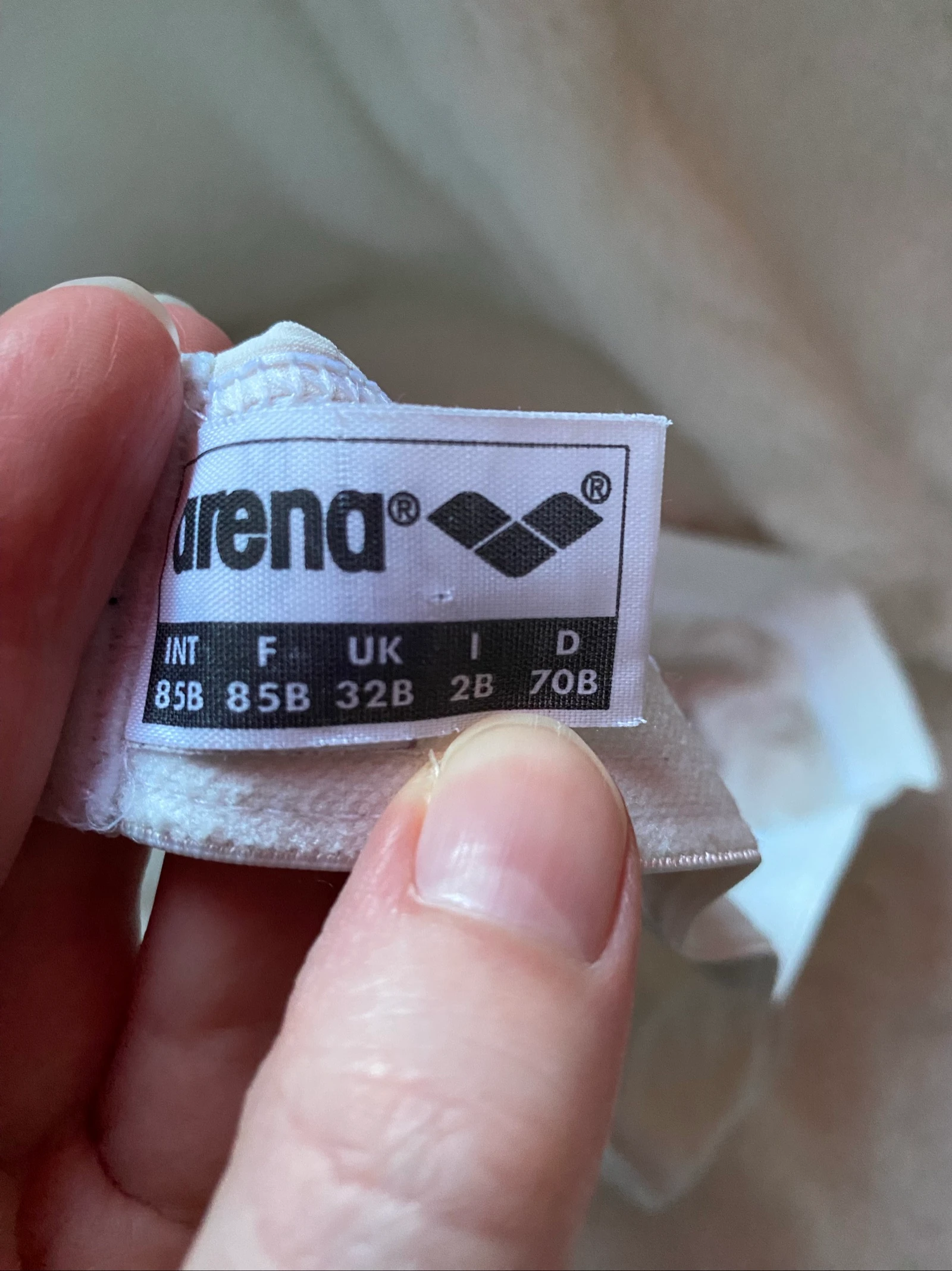 Sutiã Arena tamanho 85B – photo 3